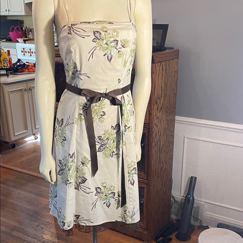 City Triangles spaghetti strap Dress with Green Floral and Brown Belt size 5/6